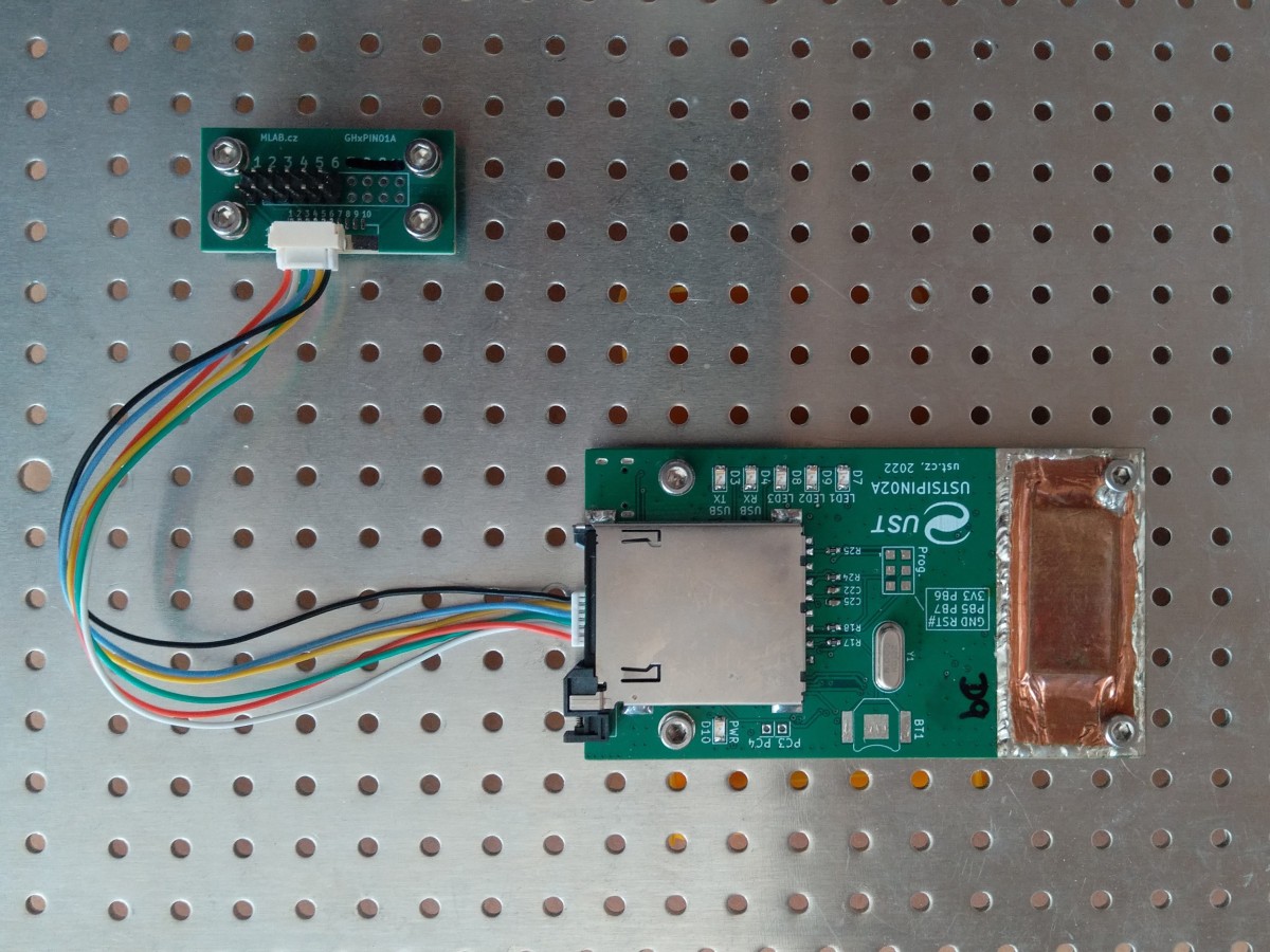 LABDOS01 opened with MLAB base board and GHxPIN01 module